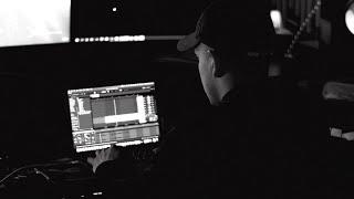 Oldilla Fazendo 3 Beats no Studio
