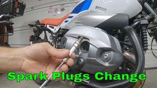 Change spark plugs on a Boxer BMW R Nine T