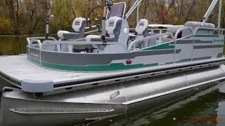 Рыболовный понтонный катер "КОЛИБРИ" P-500F / KOLIBRI Fishing Pontoon Boat P-500F on still water