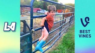 Ultimate Try Not to Laugh - Laugh at These Crazy Moments