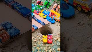 jcb pushing ylw car with rk man crash in to pit near autorickshaw tractor #jcb #jcpbackhoe #jcp