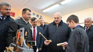 Лукашенко: "Сегодня городская молодёжь не все умеют пуговицу пришить!!!"