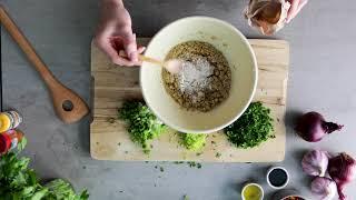 Bulgur-Bällchen mit scharfem Dip