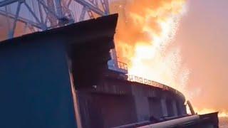 Kh-101 missile strikes at the Dnieper Hydroelectric Power Station in Ukraine