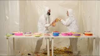 Elizabeth/Sidebotham: CAKEFIGHT