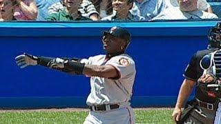 SF@NYY: Barry Bonds homers at Yankee Stadium