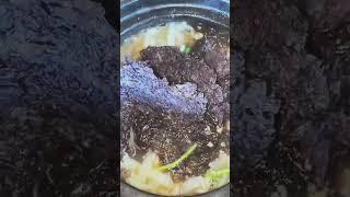 Boil Chi Chhay with three layers of pork