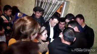 Узбек кизи Ракс Вактида Эркаклар орасида Талпага колиб Кетди Шарманда