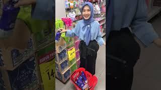 belanja bersama istri tercinta