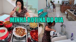 ROTINA DE DONA DE CASA: FIZ CAMINHADA, ORGANIZEI A CASA, LAVEI ROUPA, LAVEI VARANDAS E MAIS...