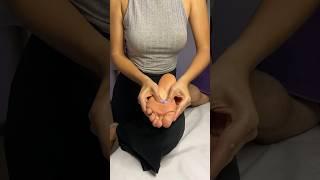 Relaxe e revitalize com massagem nos pés. ‍️ #MassagemNosPés #BemEstar #comofazermassagem