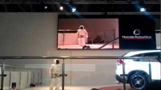 Robot ASIMO on MIAS 2012 (Moscow, Russia), Honda stand, new CR-V