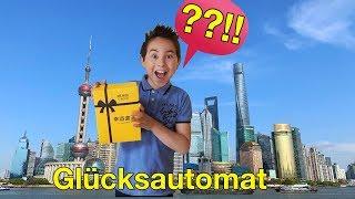 IPhone aus dem Glücksautomat  Allein in China! Disneyland Shanghai | Johann Loop