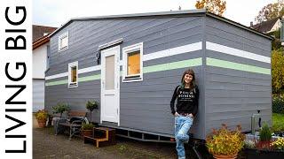 Pro-Gamer Builds Epic Tiny House With Crazy Computer Set-up