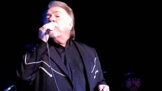 Gene Watson - Nothing Sure Looked Good On You