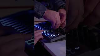 4 Hands | 1 Synth