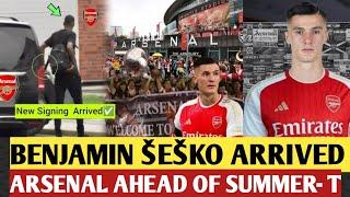 Benjamin Šeško Arrives at Emirates Stadium: Arsenal's Summer Transfer Dilemma