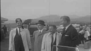 11/02/62 The arrival of Jack Lescoulie and Miss Virginia Patricia Gaulding signals all is ready...