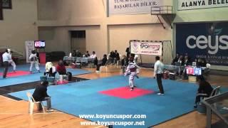 (4074) 52kg Quarterfinal Oznur Guven vs Sumeyye Kıran (2014 Turkish Junior TKD Championships)