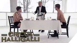 Aushalten: Dinner on Ice Teil 1 | Circus HalliGalli