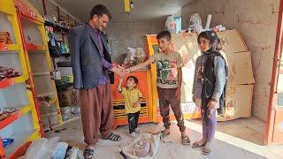 Sale of mountain plants by aunt Khatun and children to buy food