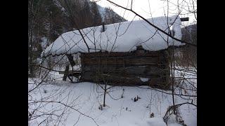 На таежной избе, Саяно-Шушенское водохранилище, зимняя рыбалка, Кантегир.