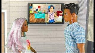 Rodzinka Barbie - Casting na opiekunkę. Bajka dla dzieci po polsku. The Sims 4. Odc. 78