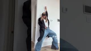 Ciara doing the Promise wall dance to her new song Ecstasy
