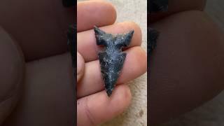Making a Bird Point #flintknapping #primitivetechnology #survival #arrowhead #archery #handmade