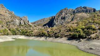 Достопримечательности Крыма - Арпатские водопады и озеро Панагия в Зеленогорье.