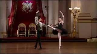 ROBERTO BOLLE and Zenaida Yanowsky ~ Swan Lake Pdd at Buckingham Palace