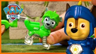 Rescue Knights Find a Lost Busby - PAW Patrol - Toy Pretend Play Rescue