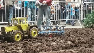 Traktor im Maßstab 1:8 auf der Erfurtermesse