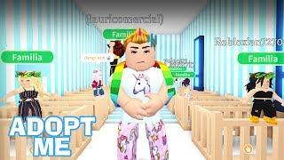 ADOPTO A 12 BEBES ¡NO PUEDO MÁS! En Adopt me Roblox!