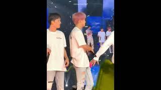 they held hands using their pinky fingers and suddenly Haechan rejected Mark  #markhyuck #shorts