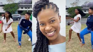 Zenande Mfenyana doing the Beyoncé cuff it challenge️