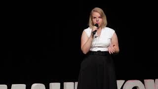 Язык дружбы | Елена Василькова | TEDxMahilyow