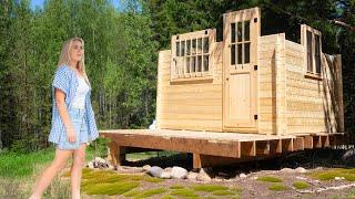 Women Build Off Grid Log Cabin in the Canadian Wilderness