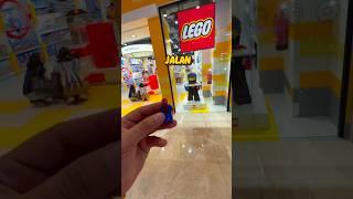 Siapa yang suka ajak jalan jalan Minifigure Lego ?