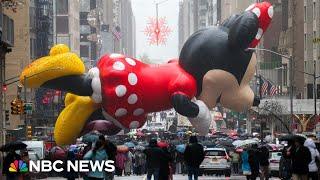 Macy's Thanksgiving Day Parade officially underway in New York City