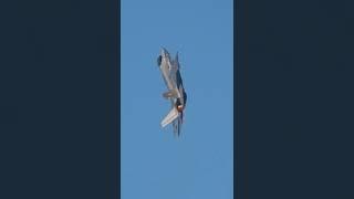 F-35 GOES VERTICAL