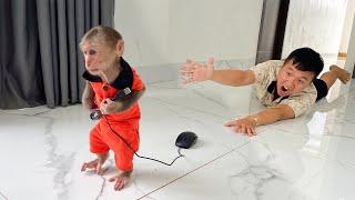 Hilarious! Cubis monkey hides mouse from dad so he can't use computer!