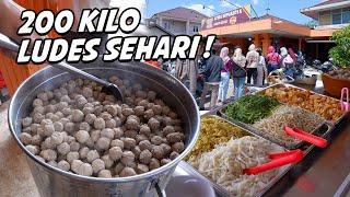 WARUNG INI GA NYANGKA 200 KILO SECEPAT INI HABISNYA !