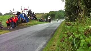 Motos pasando a 300 km x hora en carrera Impresionante!!!!