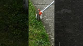 Cleaning Up Lawn Edges with the STIHL KombiSystem