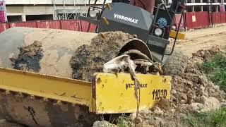 Roller Stuck In Mud Bulldozer Recovery - Road Roller VIBROMAX 1103D