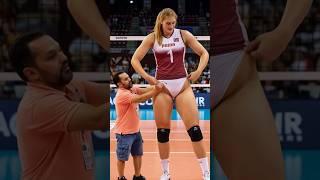 World's tallest female volleyball player in#tallwoman #tallgirlfriend #volleyball #usa