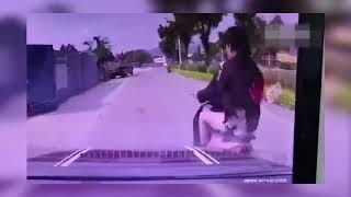 Car VS Motorcycle in China!