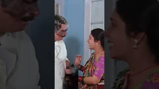 Dimag mein wakalat ke kide chal rahe hain jaldi bol matlab ki baat kar