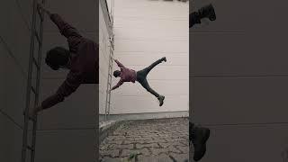 Human flag with a split - contralateral training #humanflag